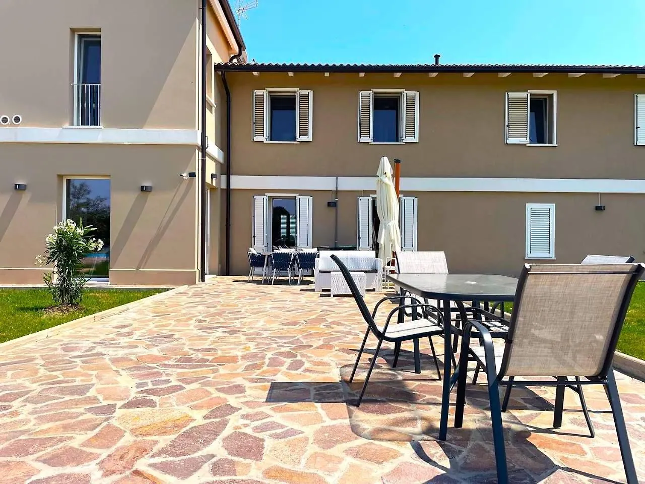 אימולה Villa Iris בית הארחה